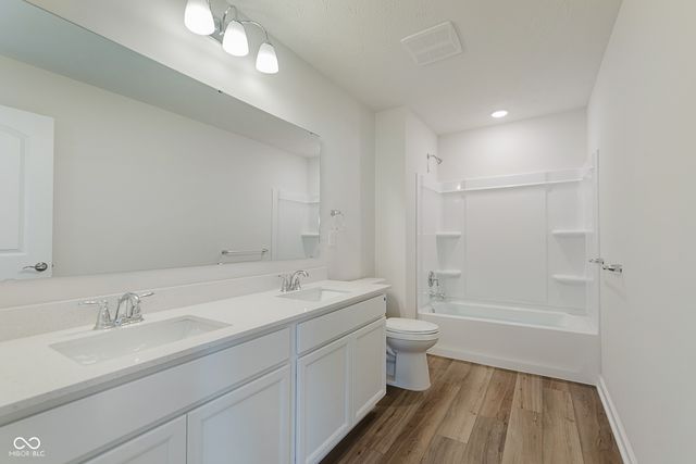 6826 Seabiscuit Road, Whitestown, IN 46075