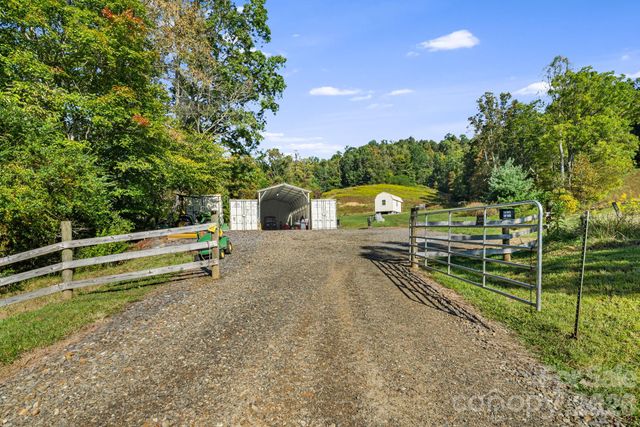 456 Maney Branch Road, Burnsville, NC 28714