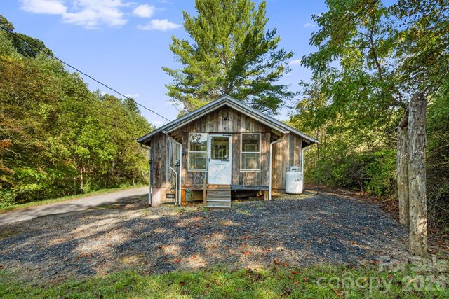 456 Maney Branch Road, Burnsville, NC 28714