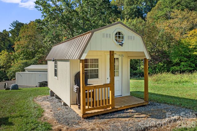 456 Maney Branch Road, Burnsville, NC 28714