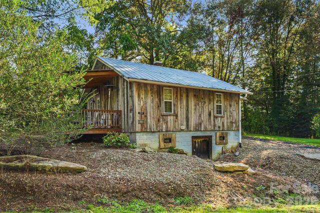 456 Maney Branch Road, Burnsville, NC 28714