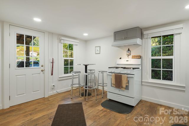 456 Maney Branch Road, Burnsville, NC 28714