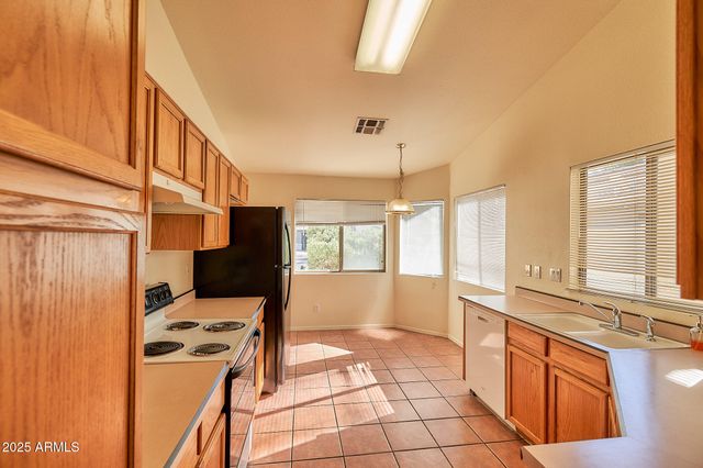 30496 N MAPLE CHASE Drive, San Tan Valley, AZ 85143