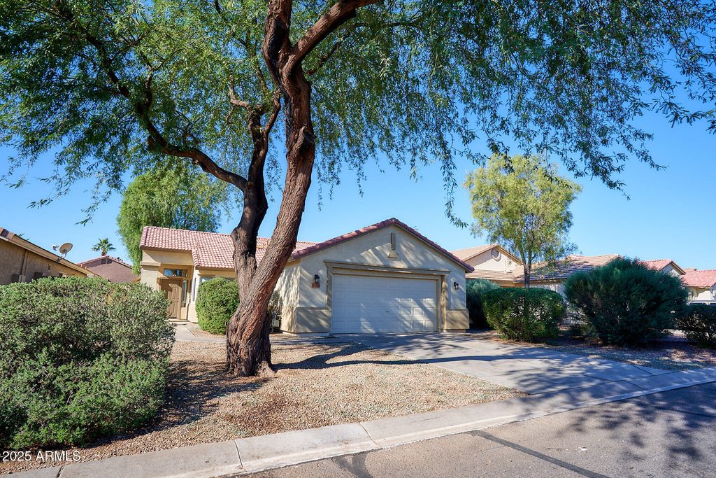 30496 N MAPLE CHASE Drive, San Tan Valley, AZ 85143
