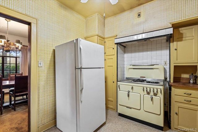 32-29 Parsons Boulevard, Flushing, NY 11354