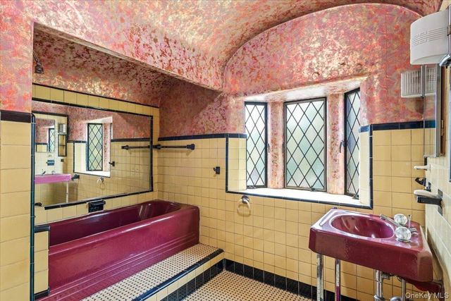 32-29 Parsons Boulevard, Flushing, NY 11354