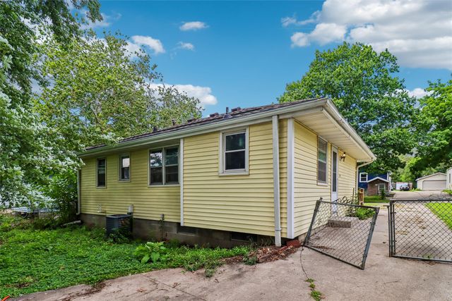 2443 Garfield Avenue, Des Moines, IA 50317