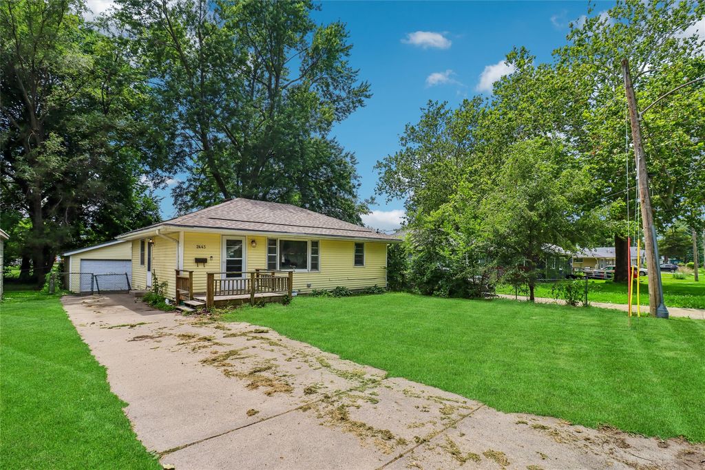 2443 Garfield Avenue, Des Moines, IA 50317