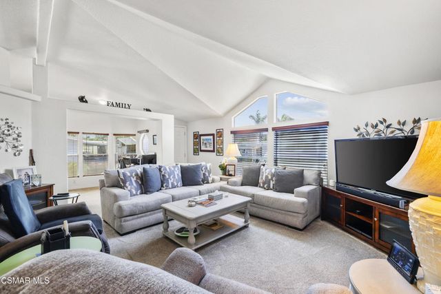 195 Tierra Rejada Road 52, Simi Valley, CA 93065