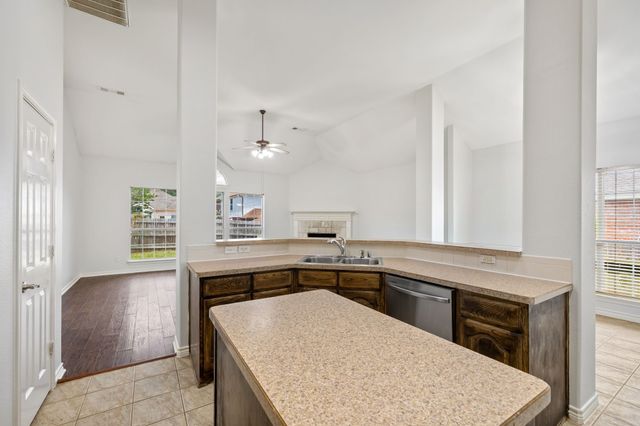 9 Roosevelt Court, Mansfield, TX 76063
