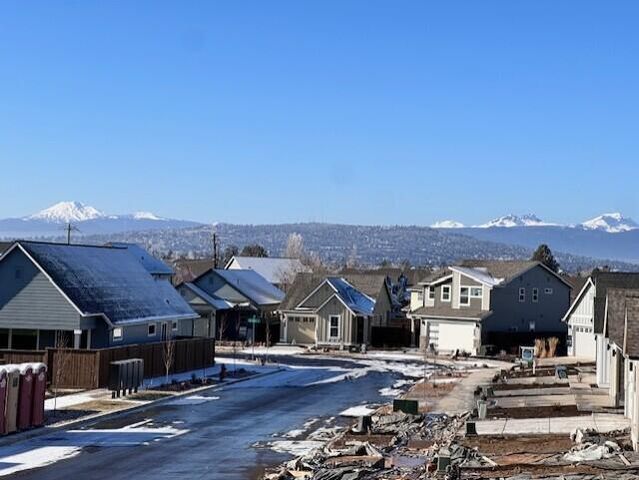 61201 NE Snow Owl Street, Bend, OR 97701