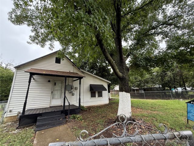 218 D Street SE, Ardmore, OK 73401