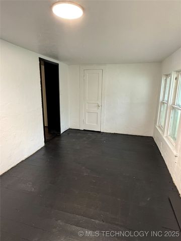 218 D Street SE, Ardmore, OK 73401