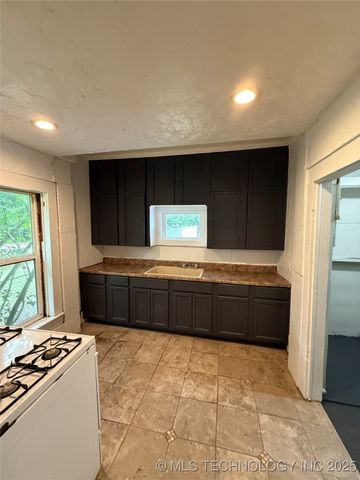 218 D Street SE, Ardmore, OK 73401