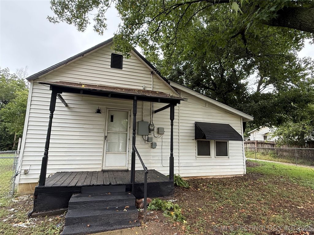 218 D Street SE, Ardmore, OK 73401