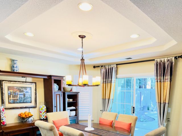 1555 E Emerald Avenue, Fresno, CA 93720