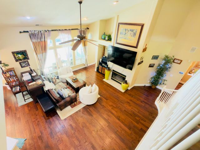 1555 E Emerald Avenue, Fresno, CA 93720