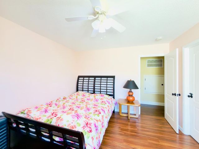 1555 E Emerald Avenue, Fresno, CA 93720