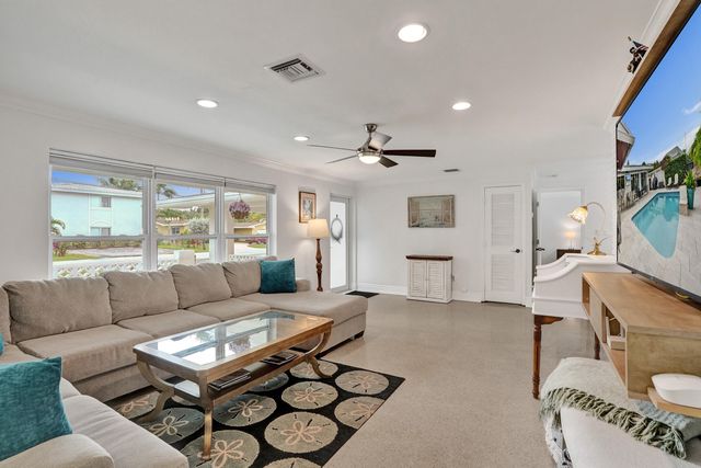411 SW 18th Court, Pompano Beach, FL 33060