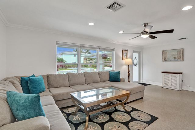 411 SW 18th Court, Pompano Beach, FL 33060