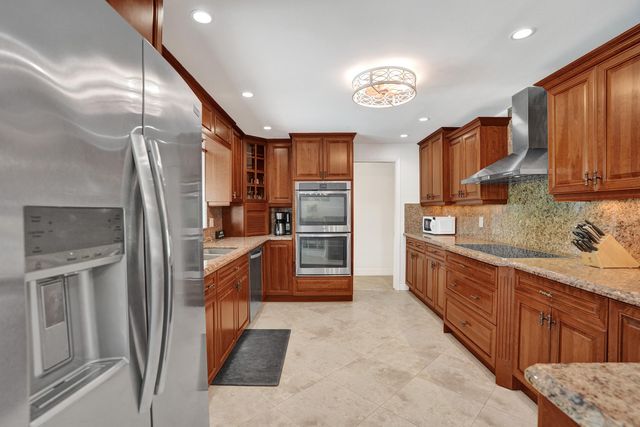 411 SW 18th Court, Pompano Beach, FL 33060