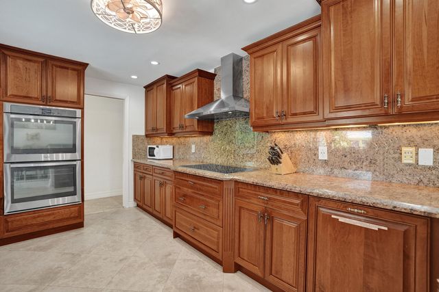 411 SW 18th Court, Pompano Beach, FL 33060