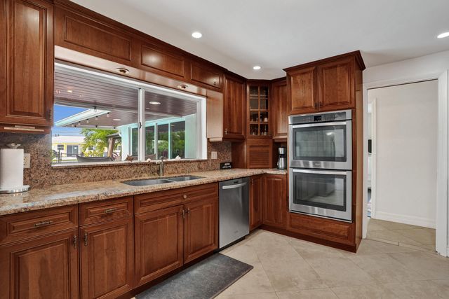 411 SW 18th Court, Pompano Beach, FL 33060