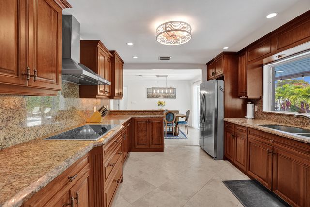 411 SW 18th Court, Pompano Beach, FL 33060