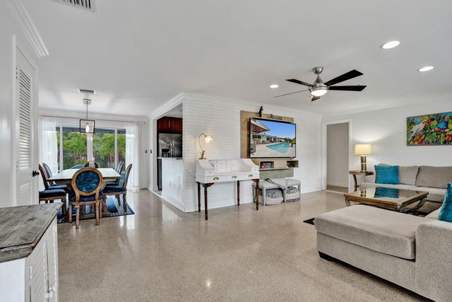 411 SW 18th Court, Pompano Beach, FL 33060