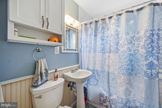 7730 LEONARD DR, Falls Church, VA 22043