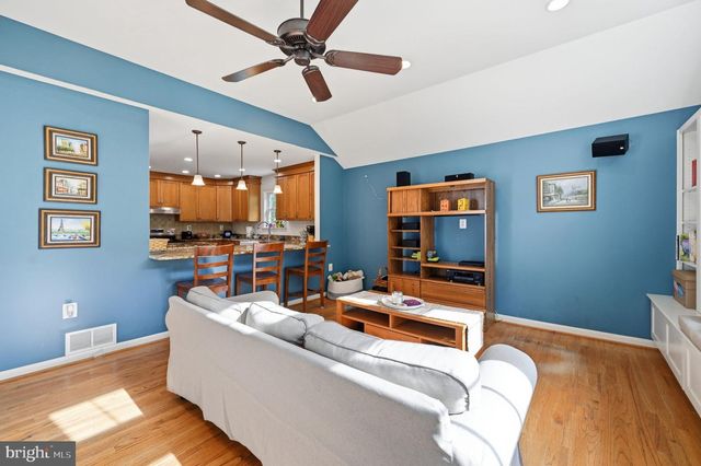 7730 LEONARD DR, Falls Church, VA 22043