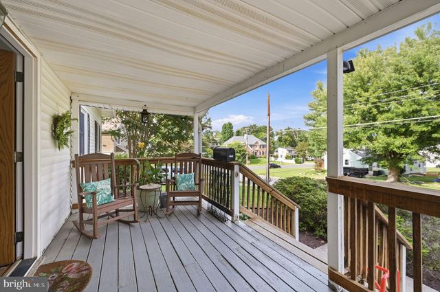 7730 LEONARD DR, Falls Church, VA 22043