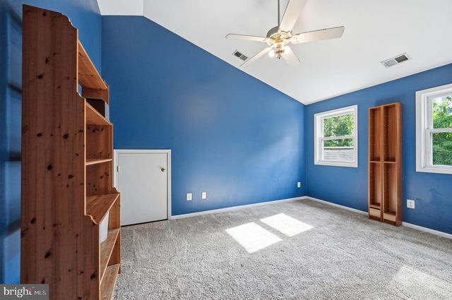 7730 LEONARD DR, Falls Church, VA 22043