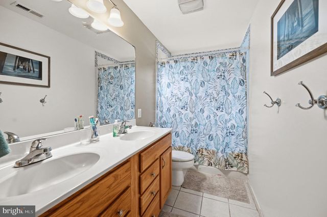 7730 LEONARD DR, Falls Church, VA 22043