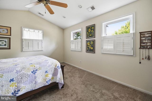 7730 LEONARD DR, Falls Church, VA 22043