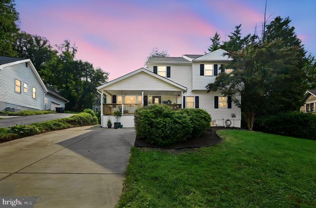 7730 LEONARD DR, Falls Church, VA 22043