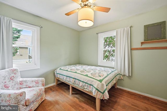 7730 LEONARD DR, Falls Church, VA 22043