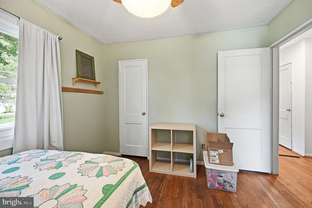 7730 LEONARD DR, Falls Church, VA 22043