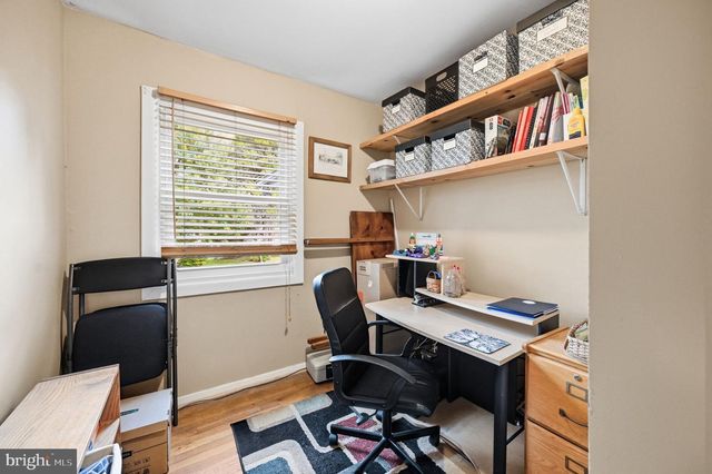7730 LEONARD DR, Falls Church, VA 22043