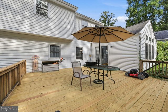 7730 LEONARD DR, Falls Church, VA 22043