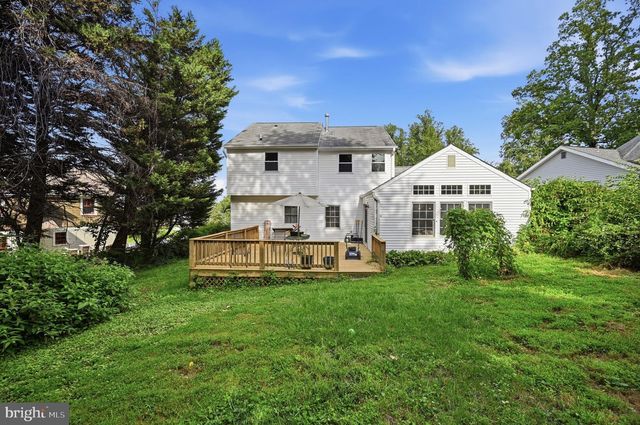 7730 LEONARD DR, Falls Church, VA 22043