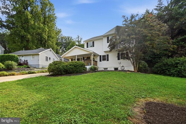 7730 LEONARD DR, Falls Church, VA 22043