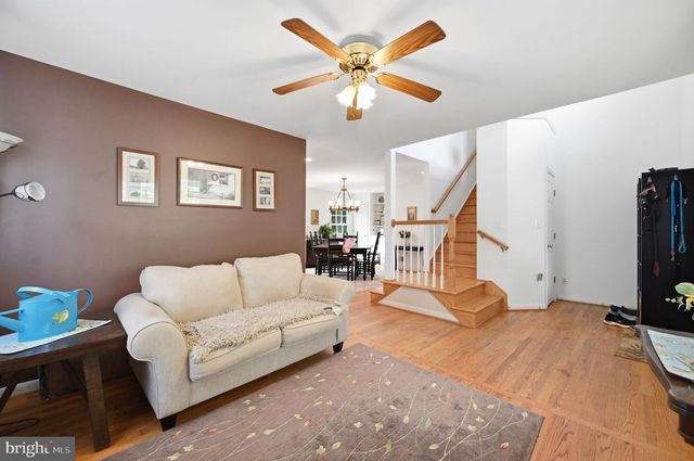 7730 LEONARD DR, Falls Church, VA 22043