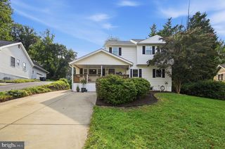 7730 LEONARD DR, Falls Church, VA 22043
