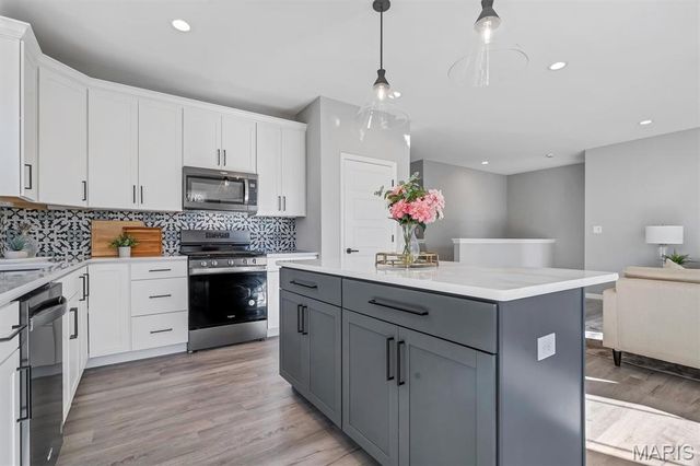 533 Ryehill Drive, St Peters, MO 63376