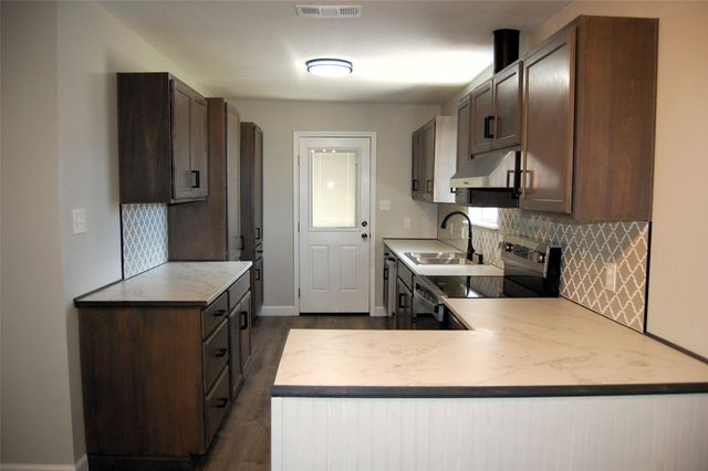 1325 2nd Street, Graham, TX 76450