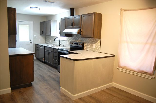 1325 2nd Street, Graham, TX 76450