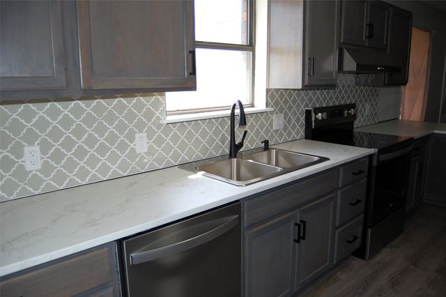 1325 2nd Street, Graham, TX 76450