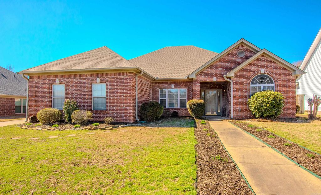 3211 Moonlighting Place Drive, Bryant, AR 72022