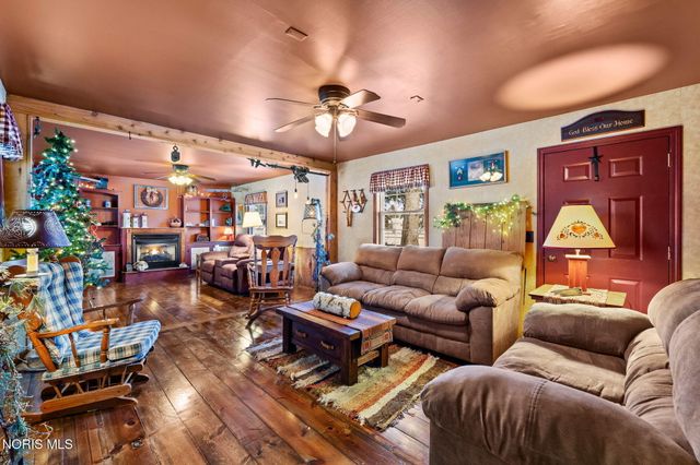 1820 Gayle Lane, Findlay, OH 45840